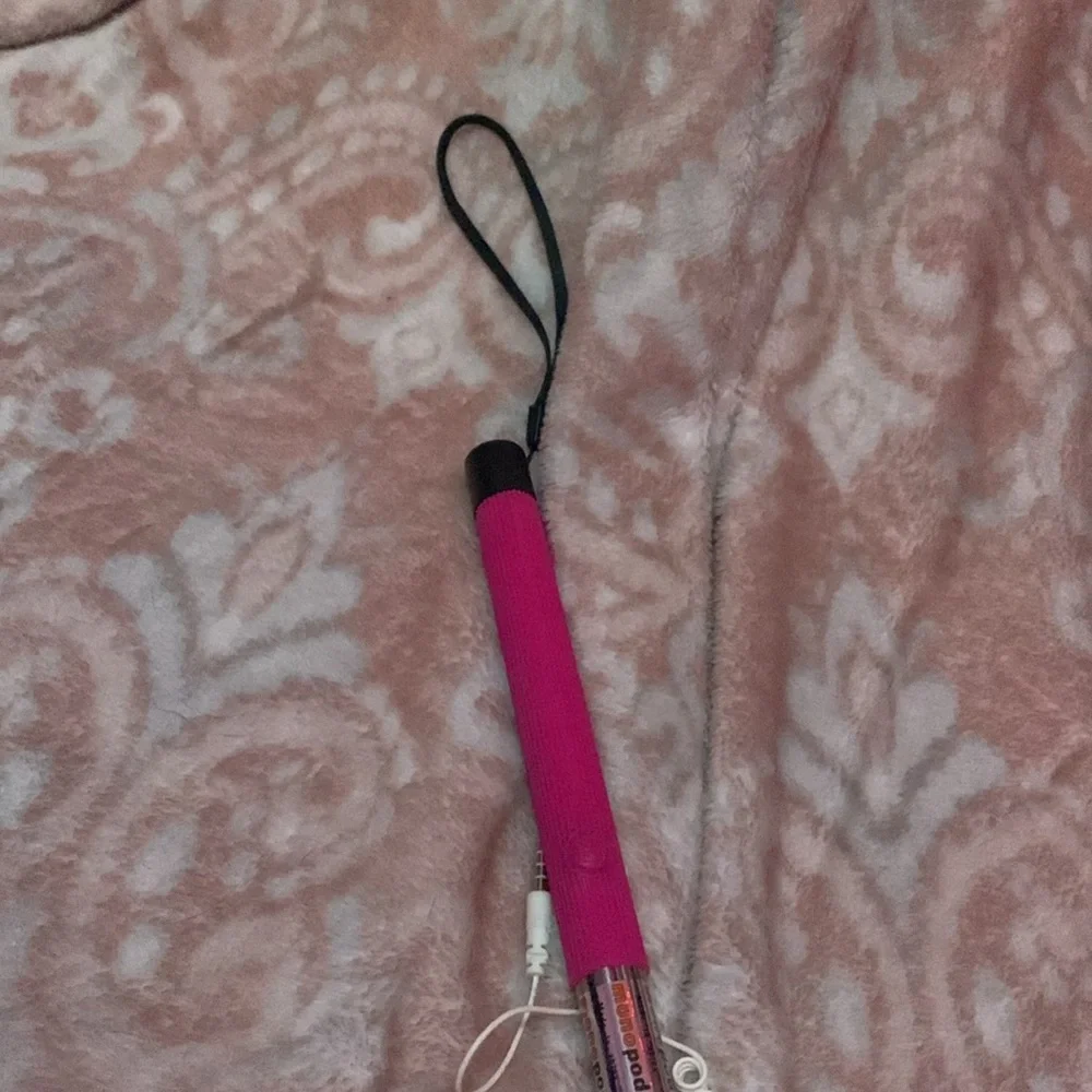 6 Foot extendable selfie stick